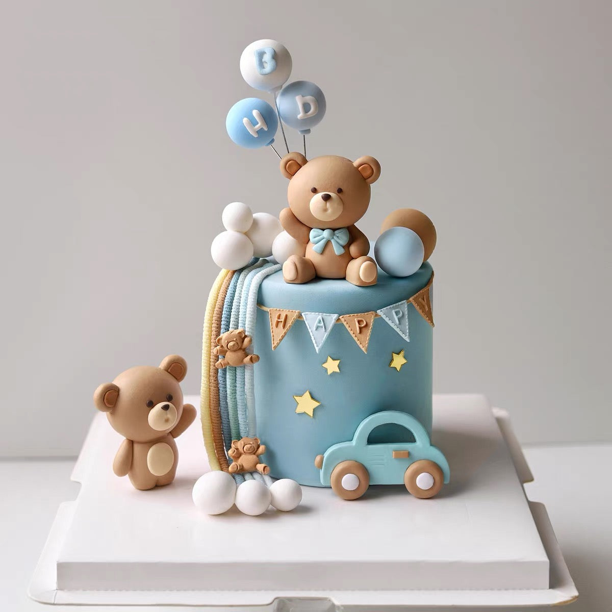 Teddy bear themed cake（blue）