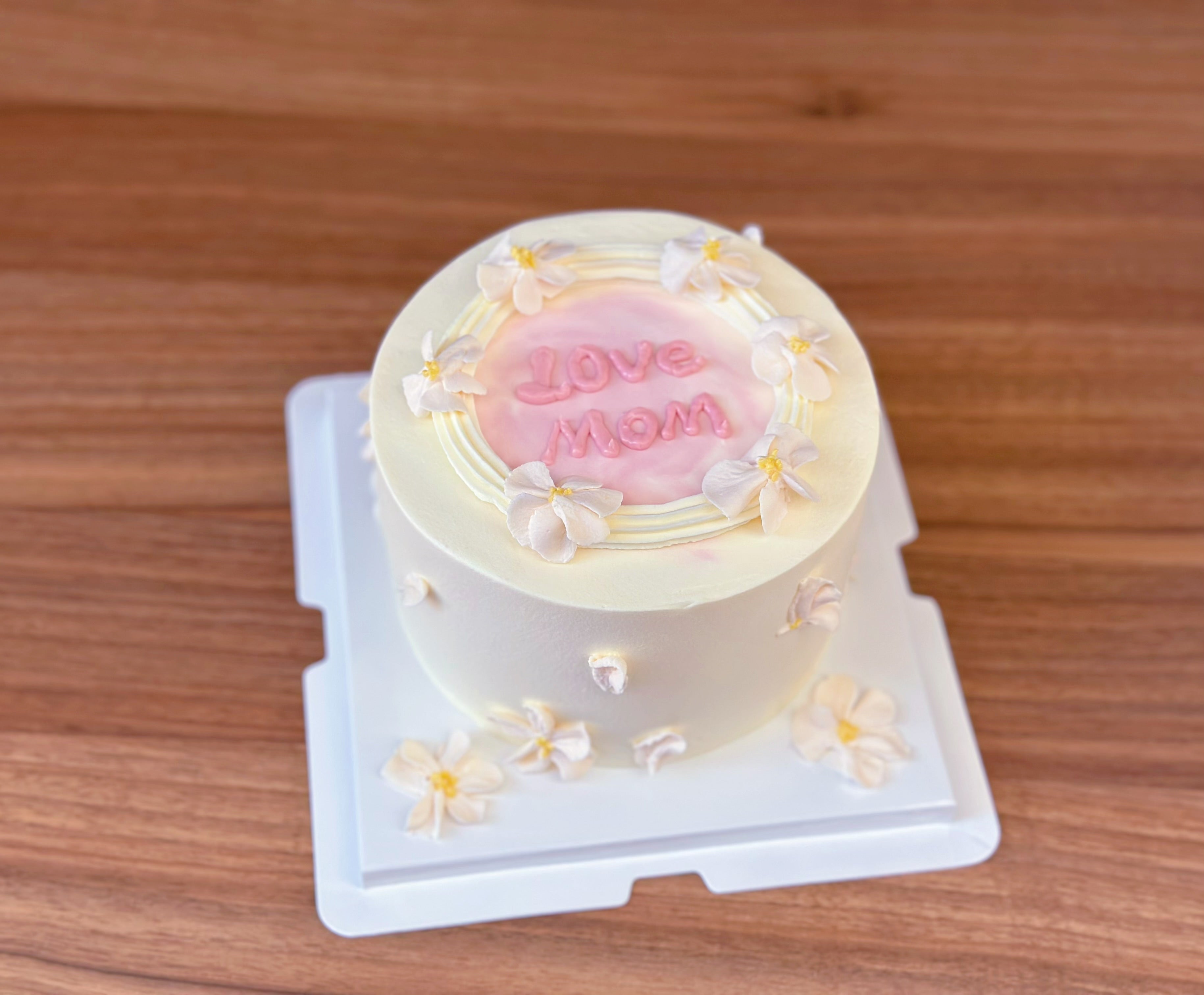 2026 mother’s day-Love Mom Cake
