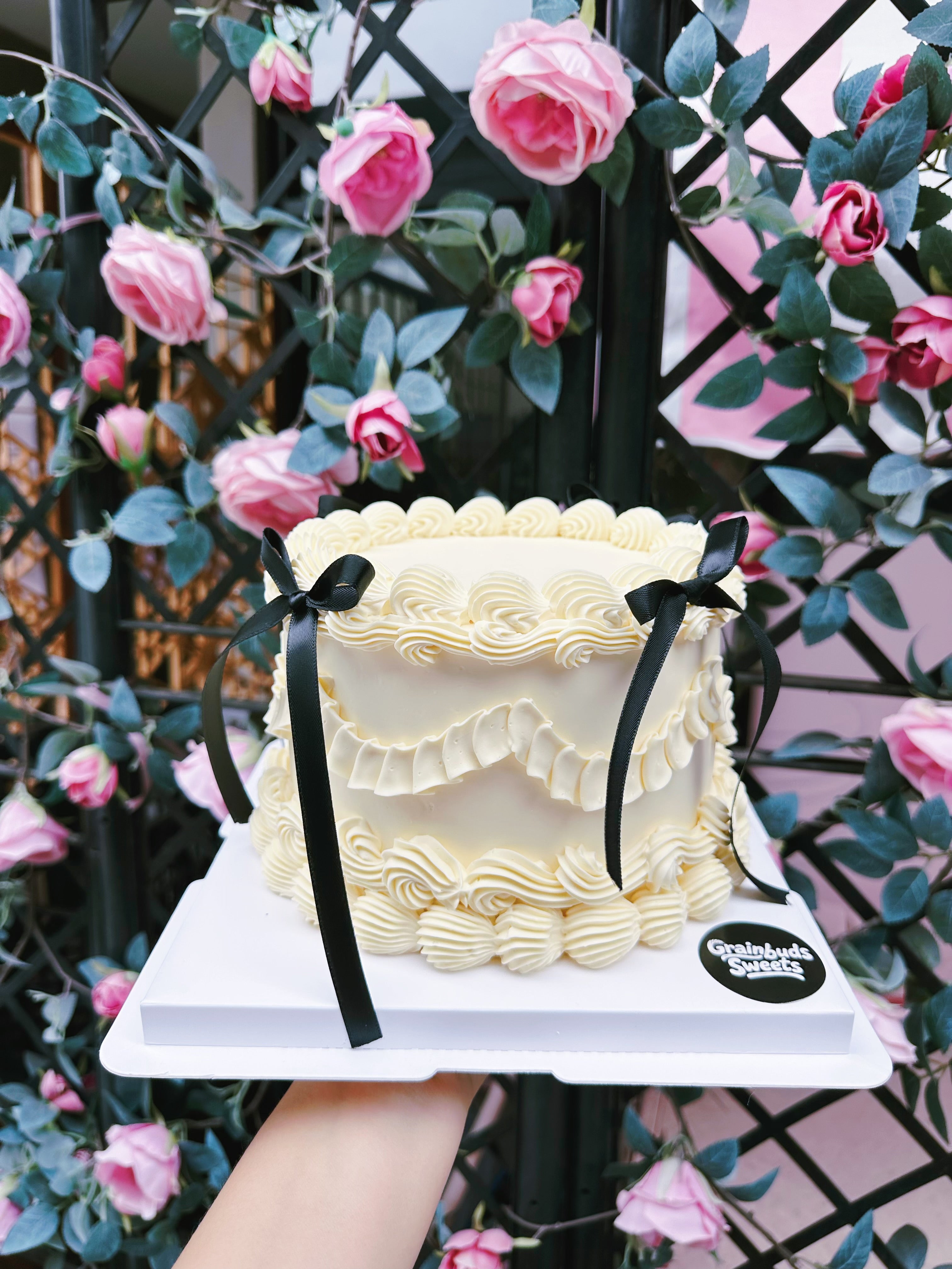 Vintage Black Ribbon cake