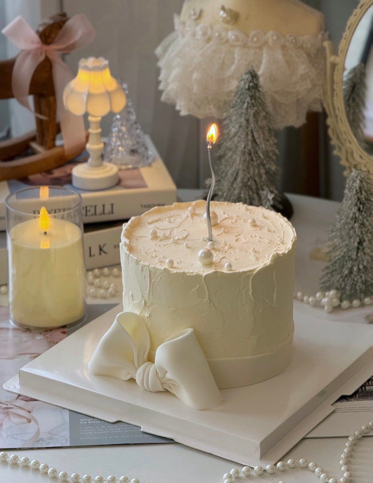 Fondant Bow & Pearl Cake